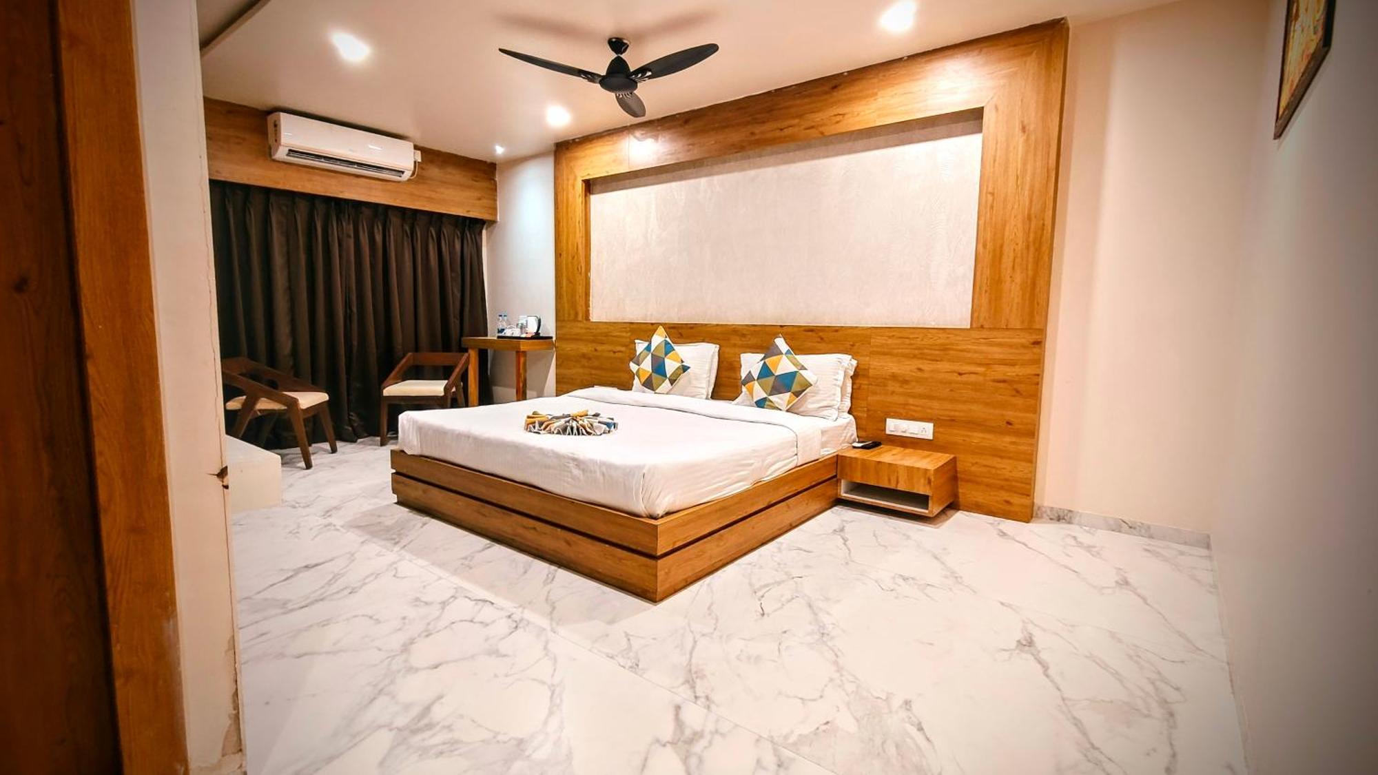 The Sky Imperial Unity Inn Garudeshwar Экстерьер фото