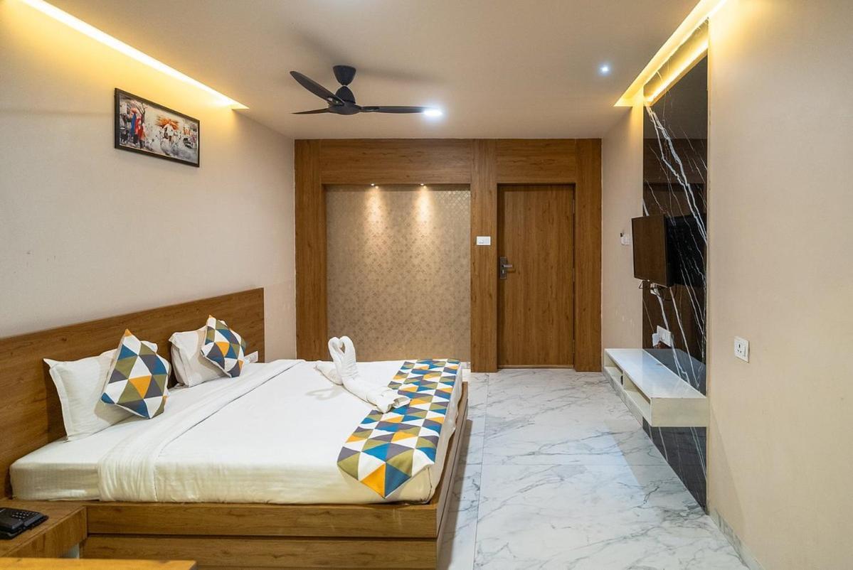 The Sky Imperial Unity Inn Garudeshwar Экстерьер фото