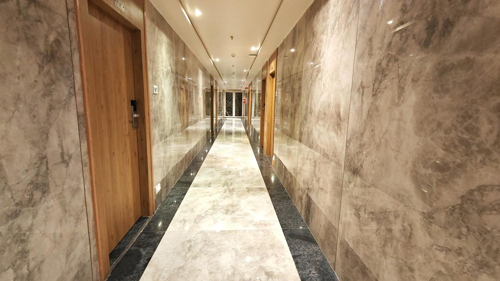 The Sky Imperial Unity Inn Garudeshwar Экстерьер фото